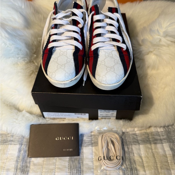 Gucci Women's Sneakers - Red, Blue, White - Picture 1 of 6